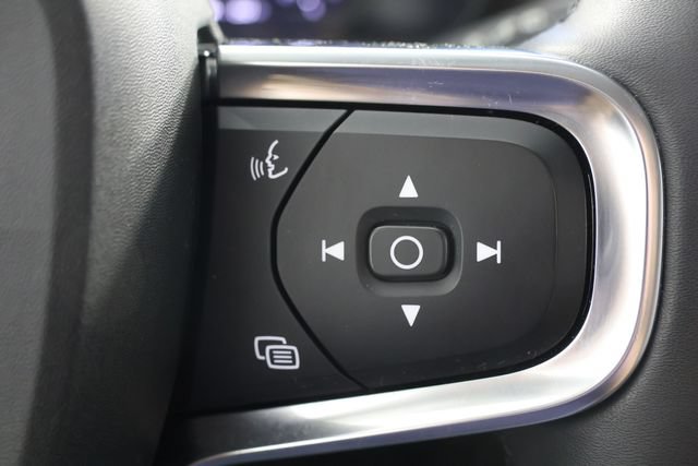Used 2024 Volvo XC40 B5 Plus AWD/4WD image 12