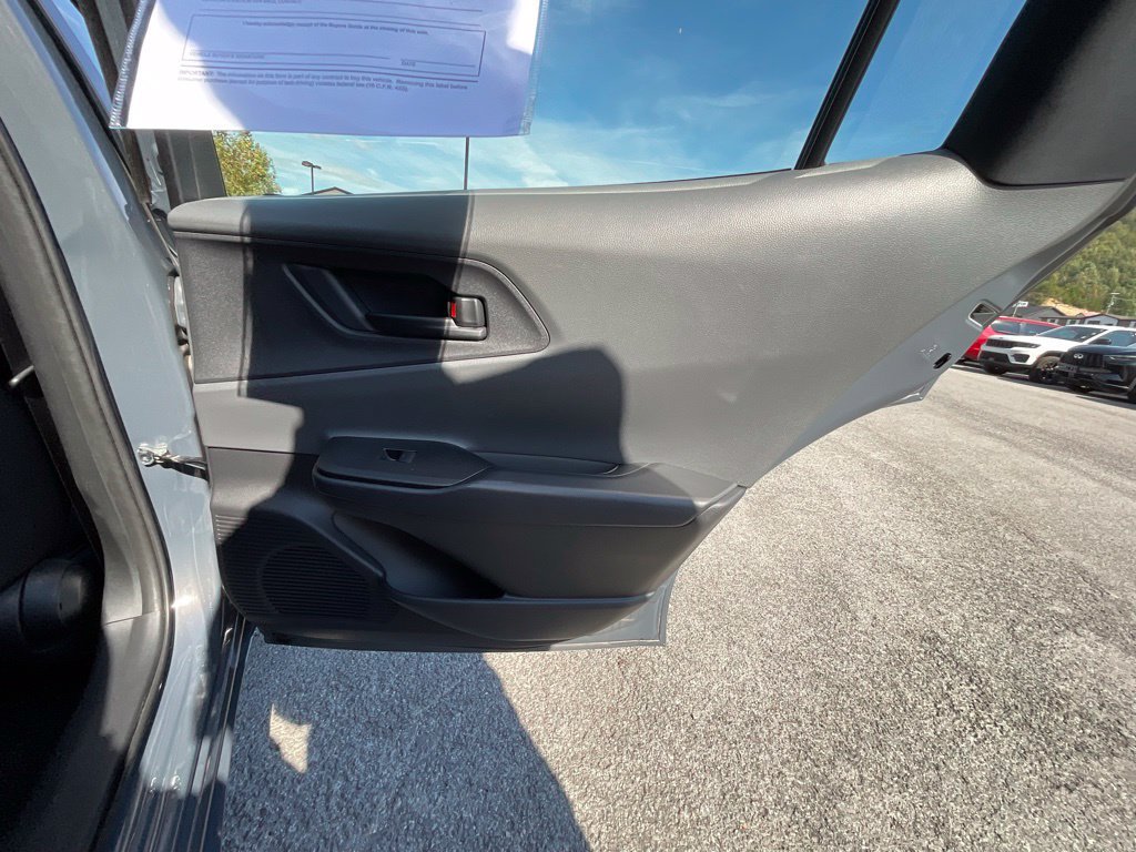 Used 2025 Toyota Prius LE FWD image 23
