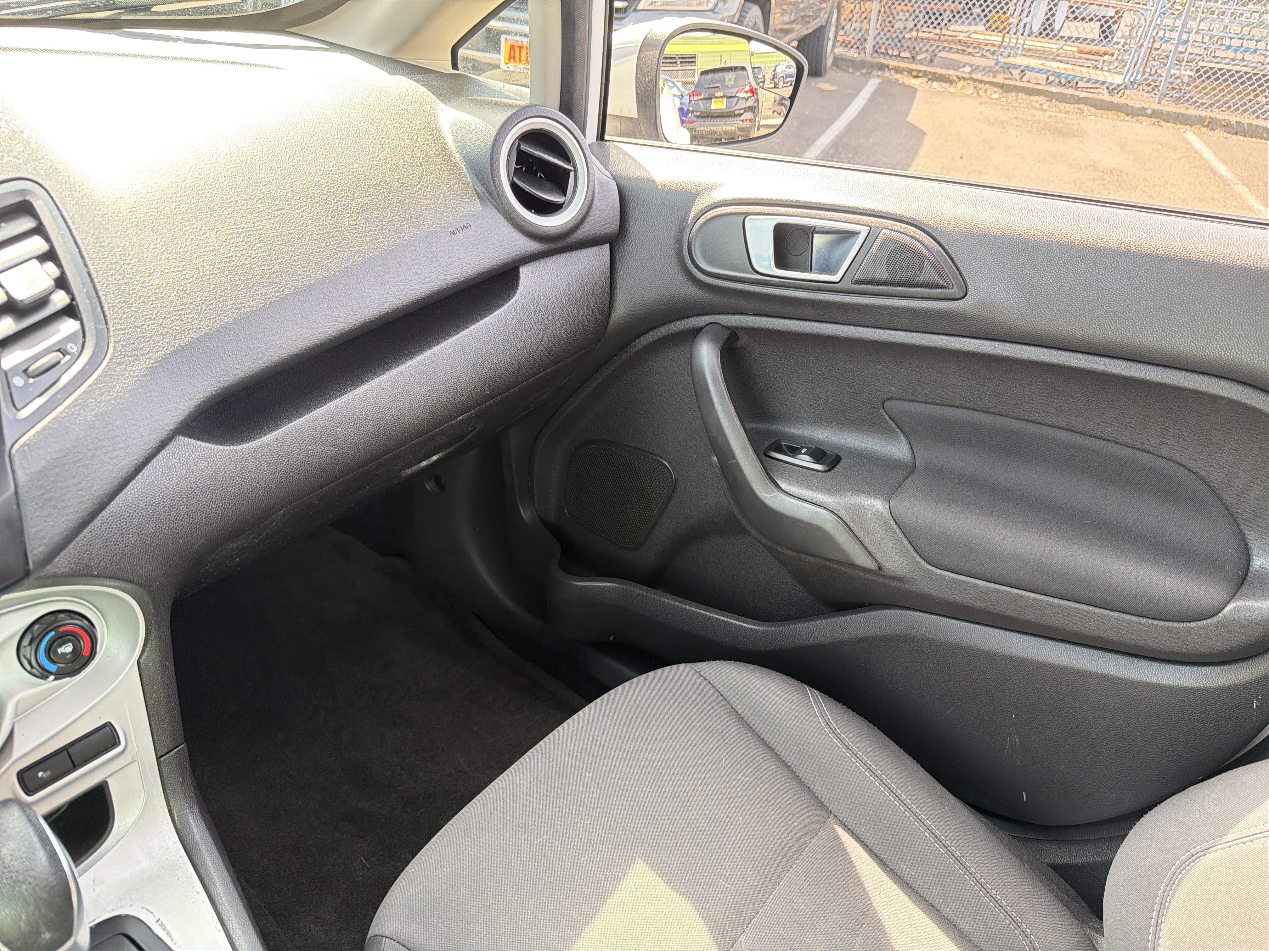 Used 2016 Ford Fiesta SE FWD image 24