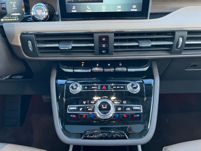 Used 2022 Lincoln Corsair Reserve w/ Equipment Group 201A image 21