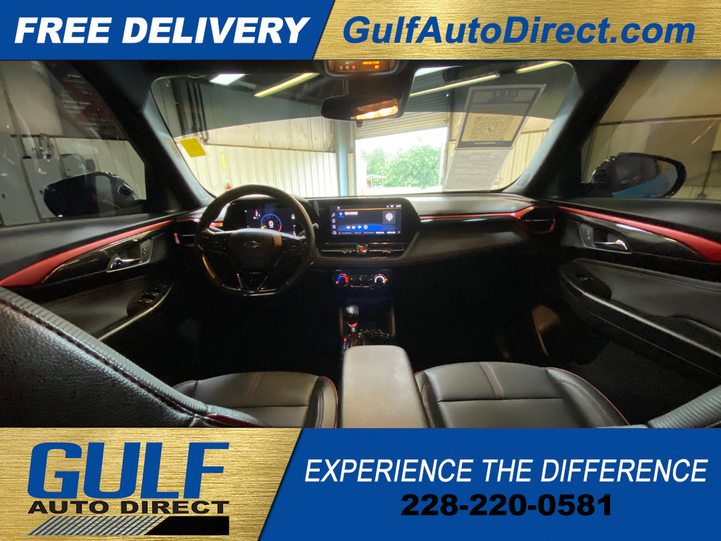 Used 2025 Chevrolet TrailBlazer RS w/ Driver Confidence Package FWD image 2