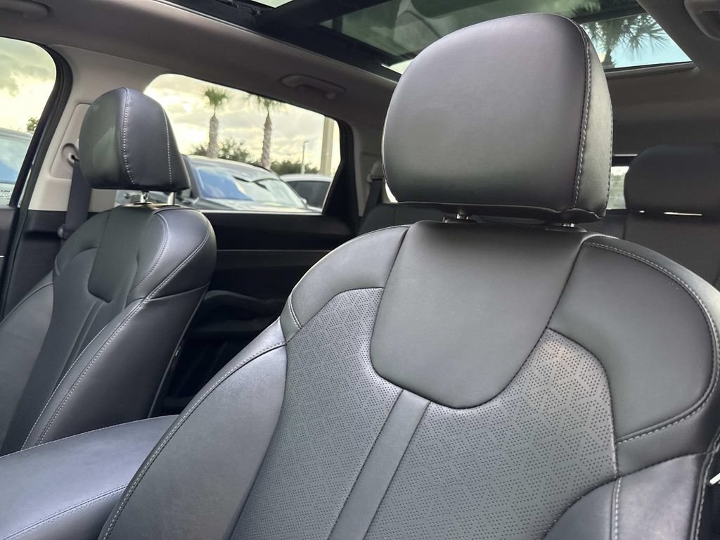 Used 2022 Kia Sorento S w/ Panoramic Sunroof Package FWD image 24