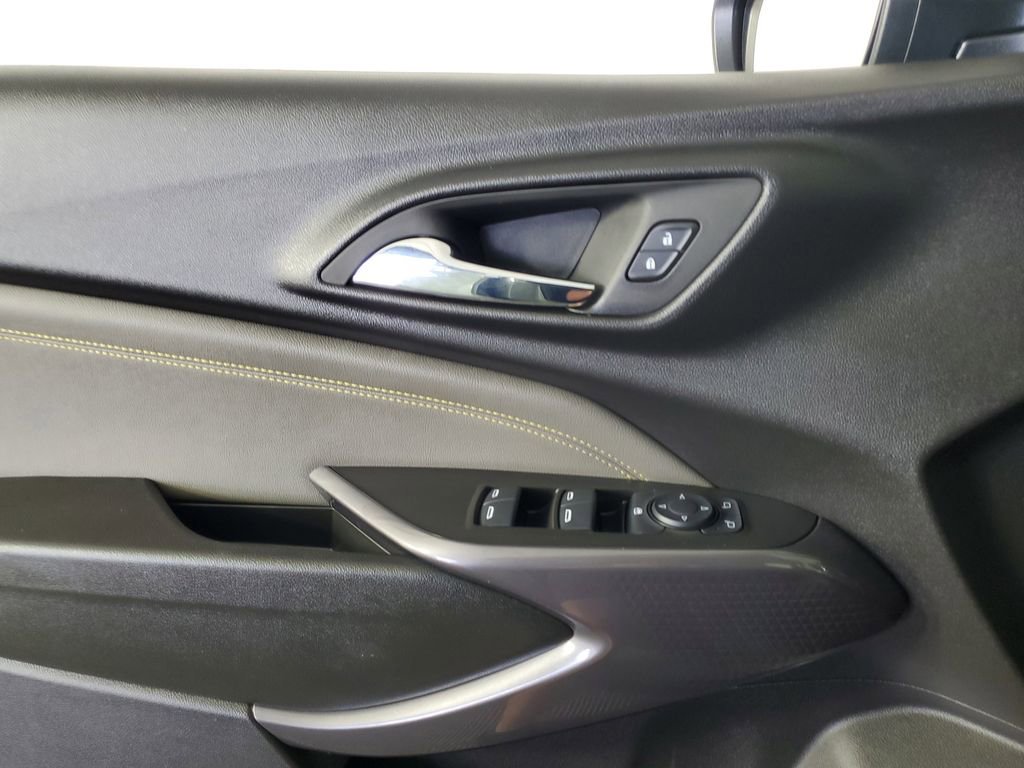 Used 2026 Chevrolet Trax ACTIV image 28