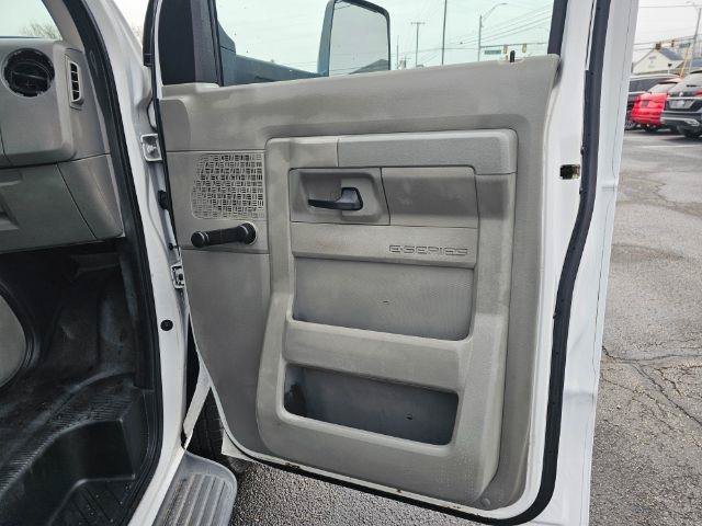 Used 2012 Ford E-450 and Econoline 450 Super Duty RWD image 18