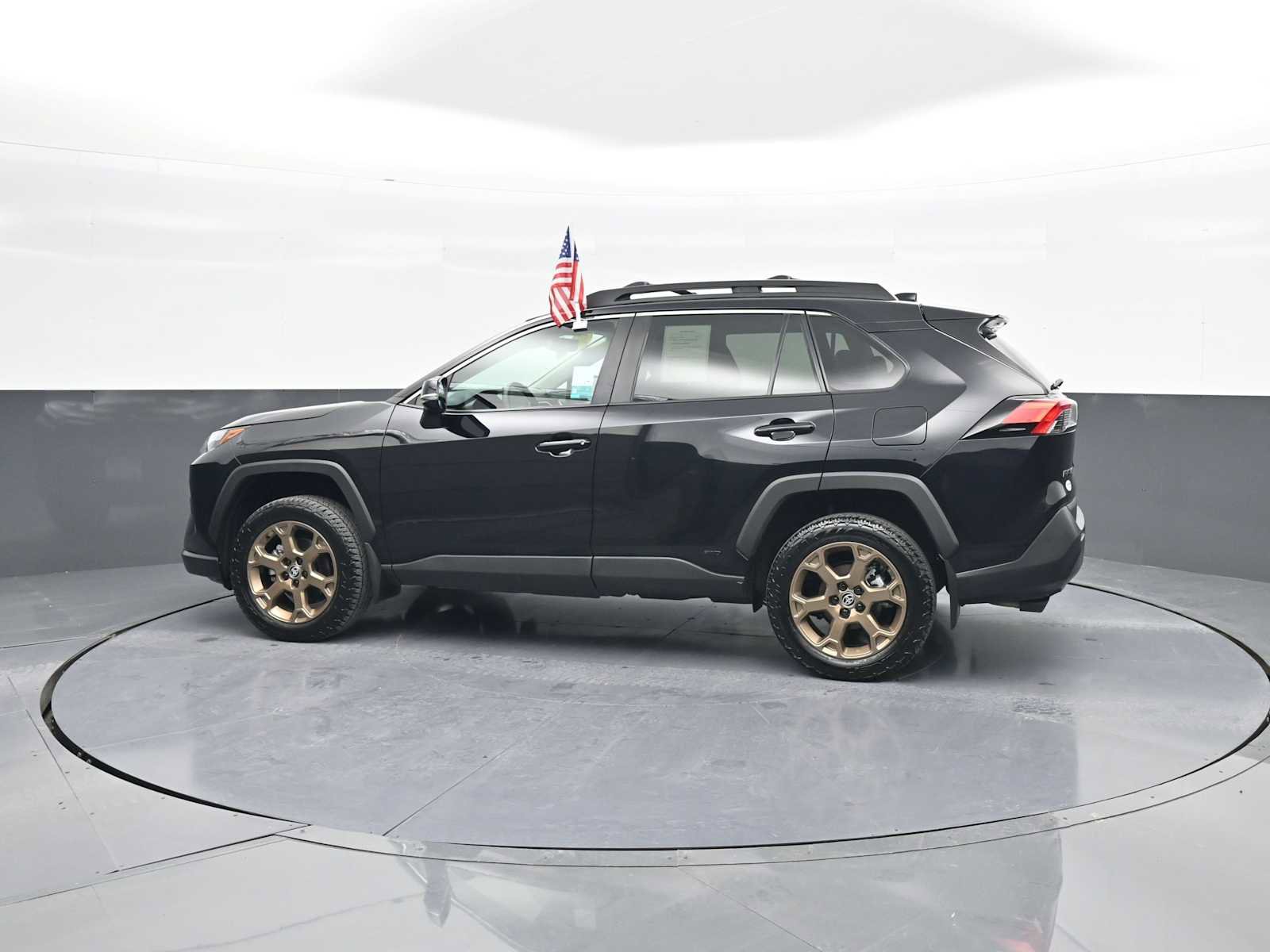 Used 2024 Toyota RAV4 AWD Hybrid image 5