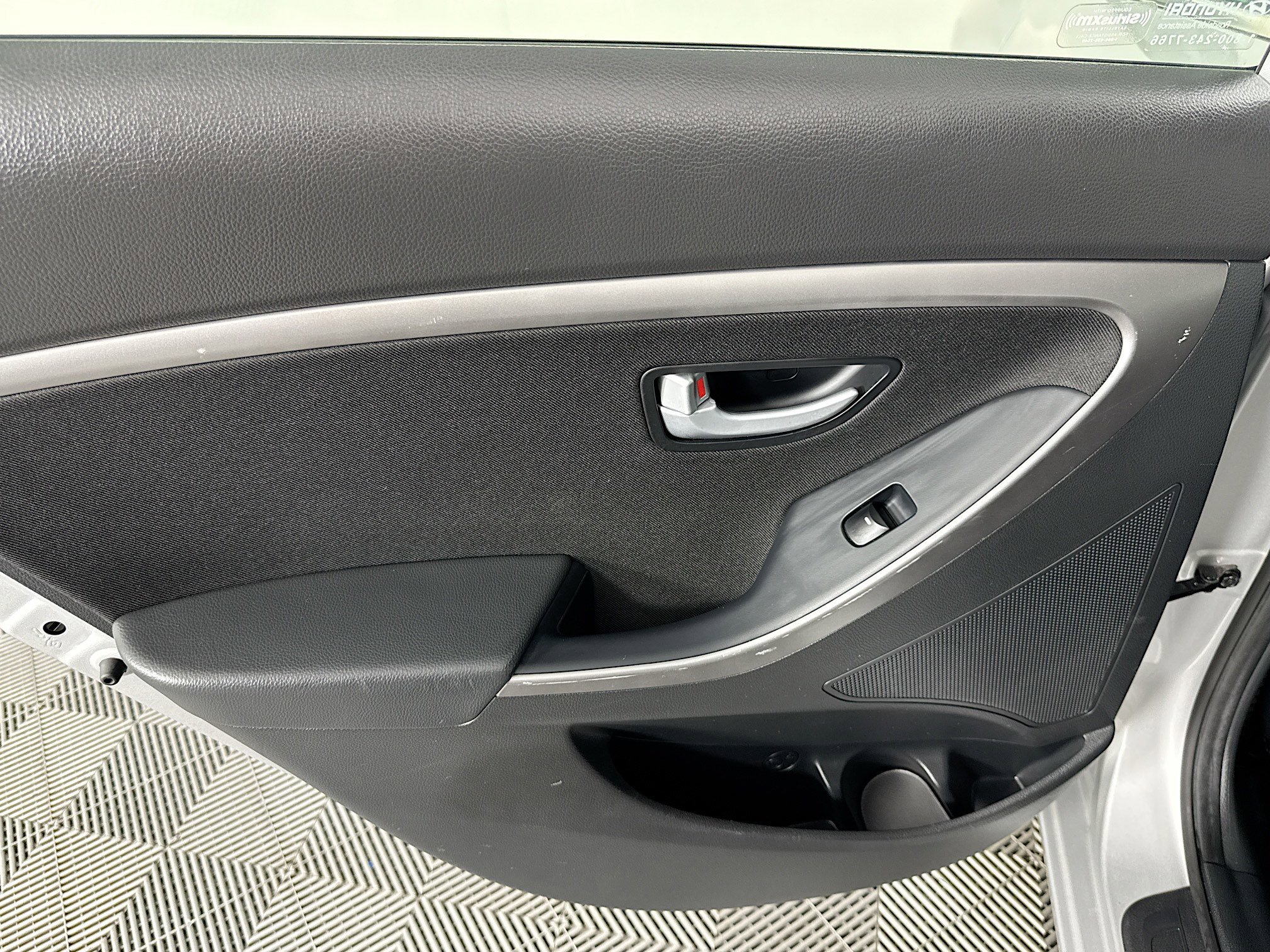 Used 2017 Hyundai Elantra GT image 23