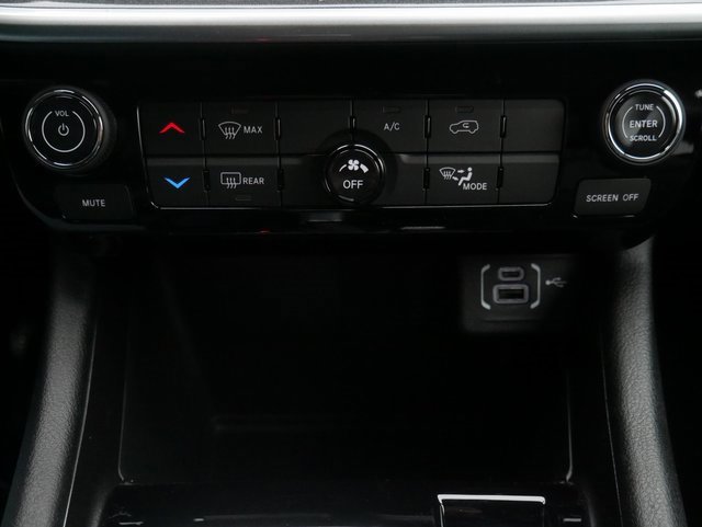 Used 2024 Jeep Compass Latitude w/ Sun and Sound Group image 22