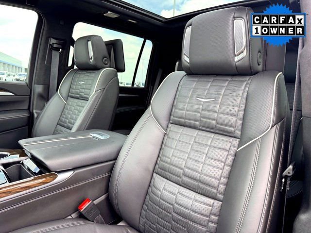 Used 2025 Cadillac Escalade ESV Sport Platinum AWD/4WD image 16