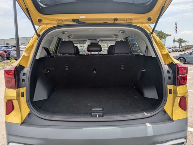 Used 2022 Kia Seltos Nightfall Edition AWD/4WD image 11