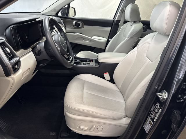 Used 2023 Kia Sorento EX w/ Panoramic Sunroof Package FWD image 10