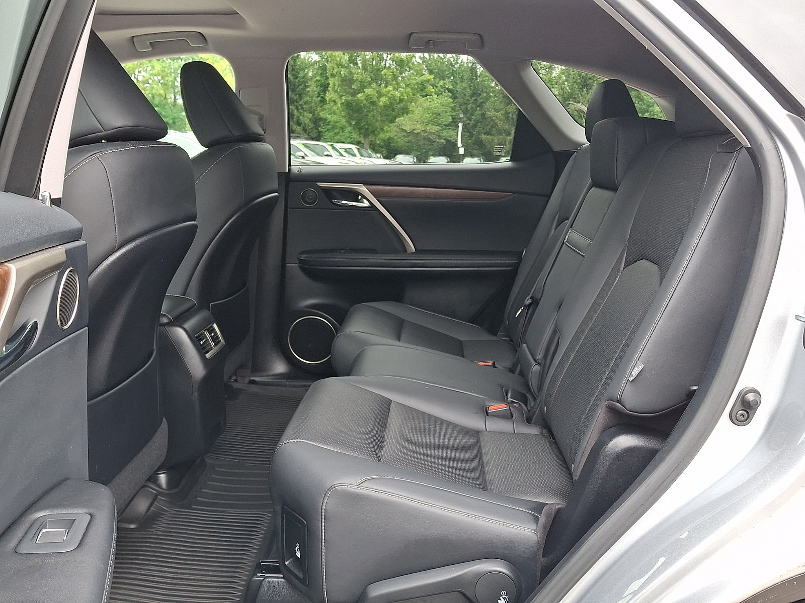 Used 2022 Lexus RX 350L Premium w/ Premium Package AWD/4WD image 10