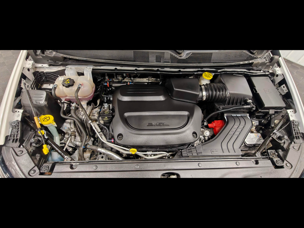 Used 2024 Chrysler Pacifica Touring-L FWD image 58