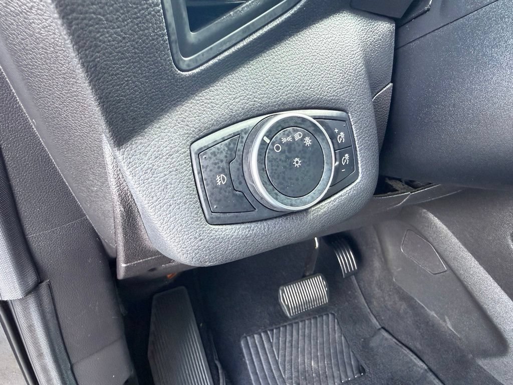 Used 2015 Ford Escape SE FWD image 22