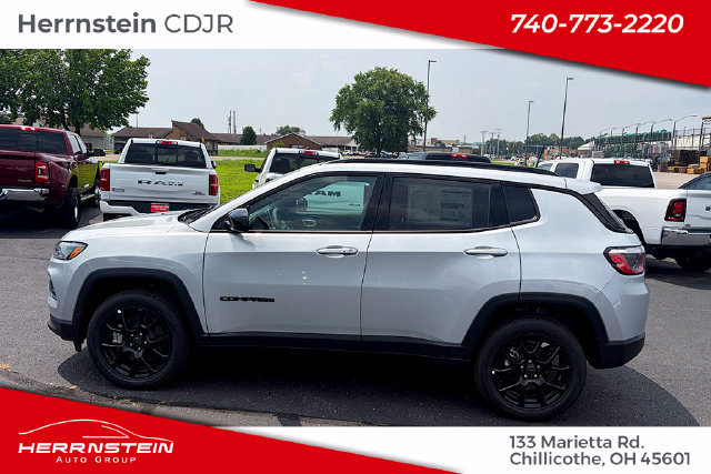 New 2026 Jeep Compass Latitude AWD/4WD image 4