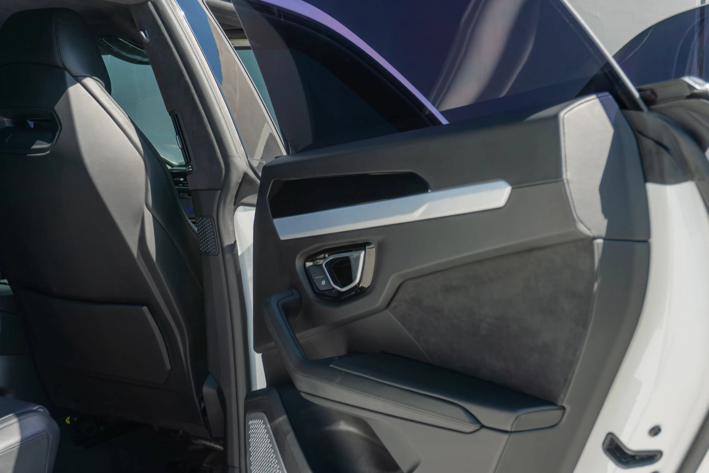 Used 2019 Lamborghini Urus AWD/4WD image 51