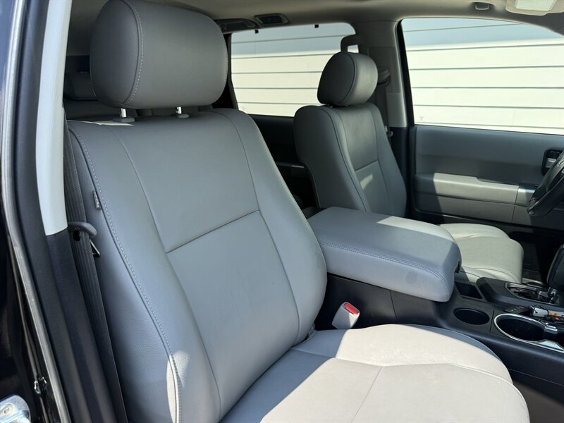 Used 2021 Toyota Sequoia Limited AWD/4WD image 35