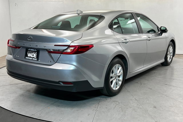 Used 2025 Toyota Camry LE FWD image 5