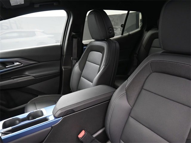 Used 2025 Chevrolet Equinox EV LT w/ Convenience Package image 10