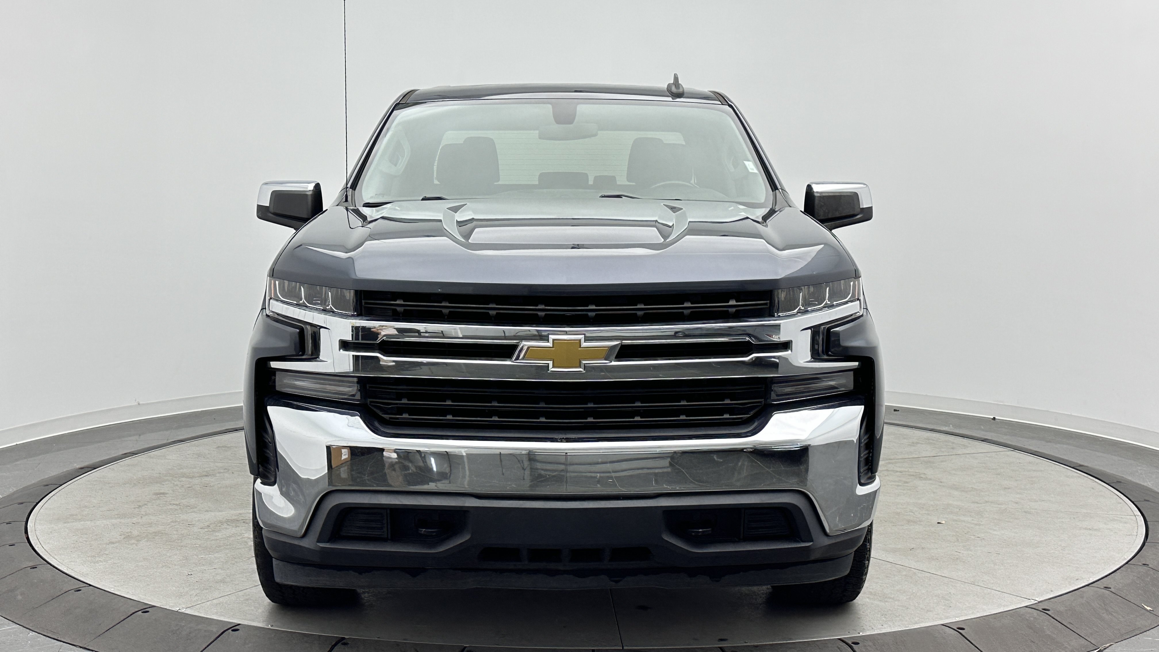Used 2022 Chevrolet Silverado 1500 LT AWD/4WD image 2