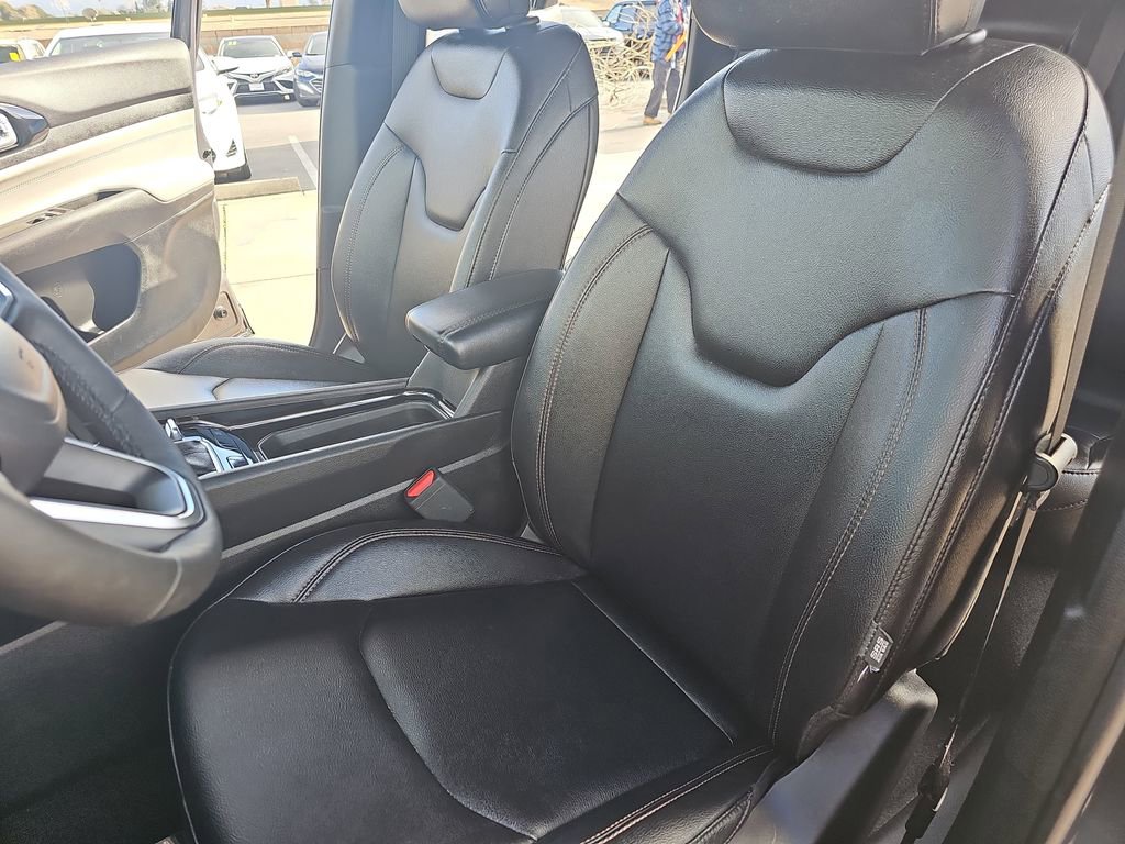 Used 2024 Jeep Compass Limited image 14