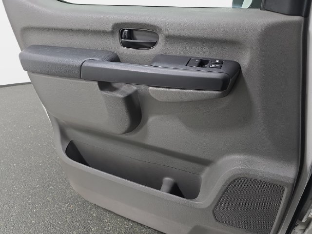 Used 2018 Nissan NV 2500 S w/ Rear Door Glass Package RWD image 22