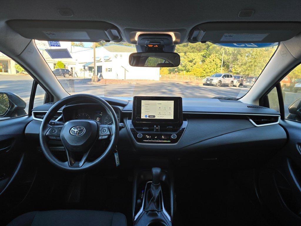 Used 2025 Toyota Corolla LE FWD image 6