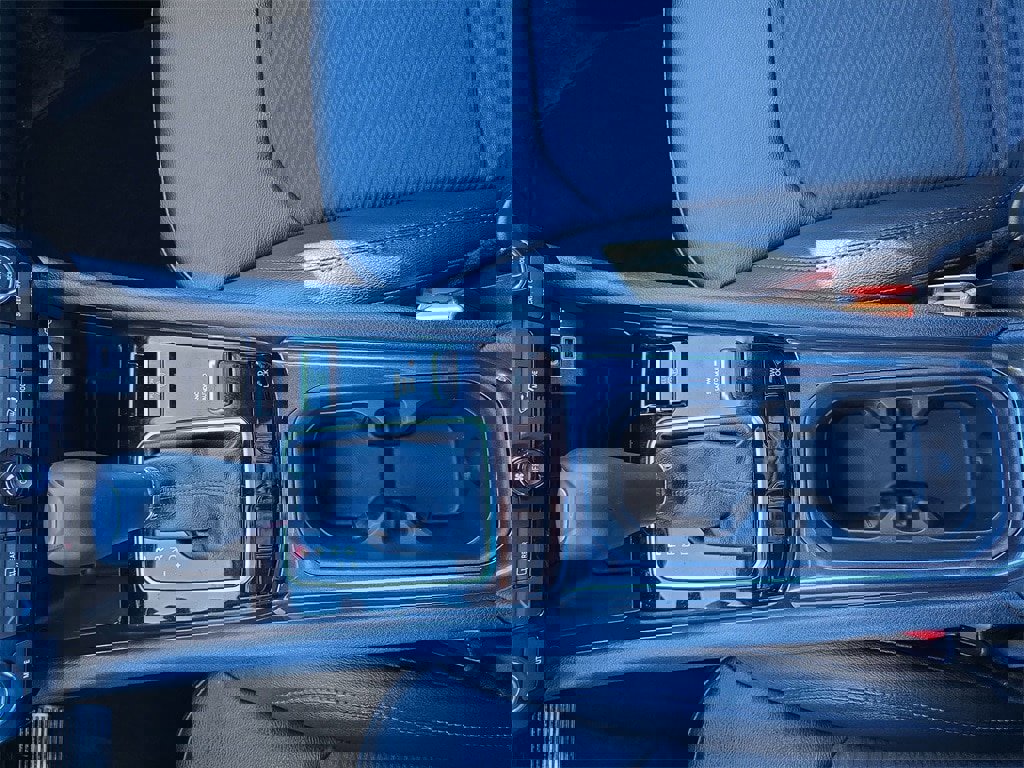 Used 2025 Jeep Compass Latitude image 23