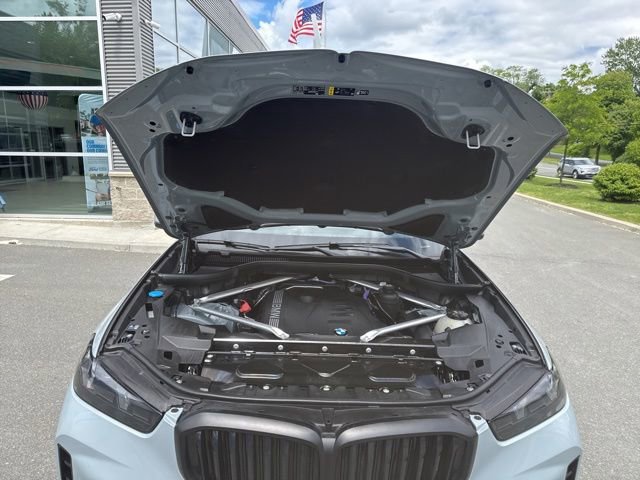 Used 2024 BMW X5 xDrive40i w/ M Sport Package AWD/4WD image 18