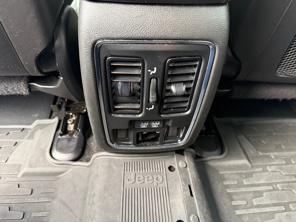 Certified 2021 Jeep Grand Cherokee Limited image 13