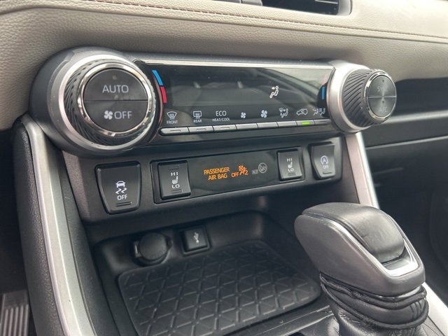 Used 2021 Toyota RAV4 XLE Premium image 28