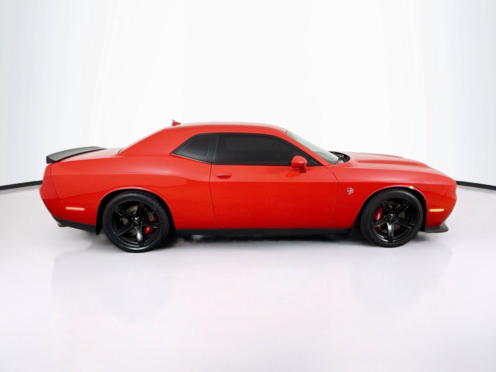Used 2019 Dodge Challenger SRT Hellcat RWD image 6