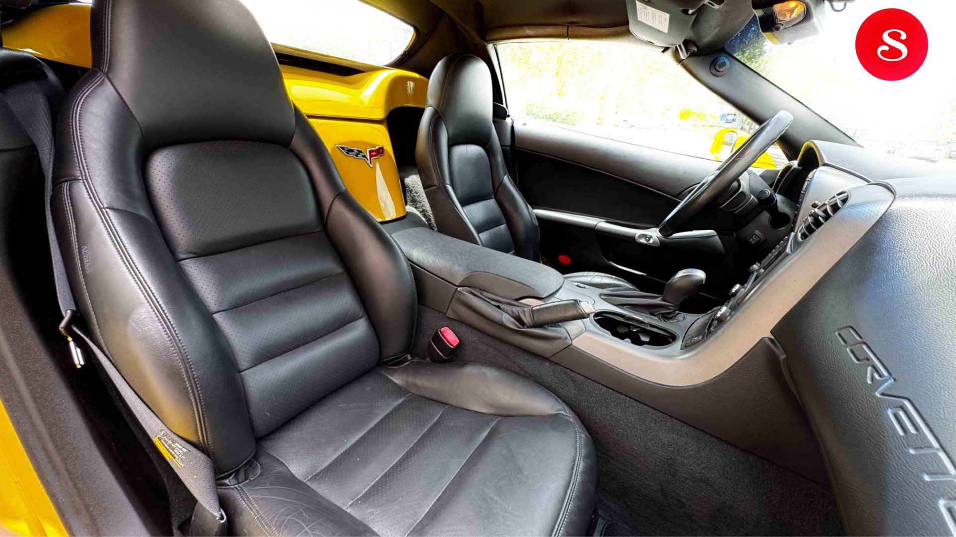 Used 2007 Chevrolet Corvette Convertible w/ Preferred Equipment Group RWD image 18