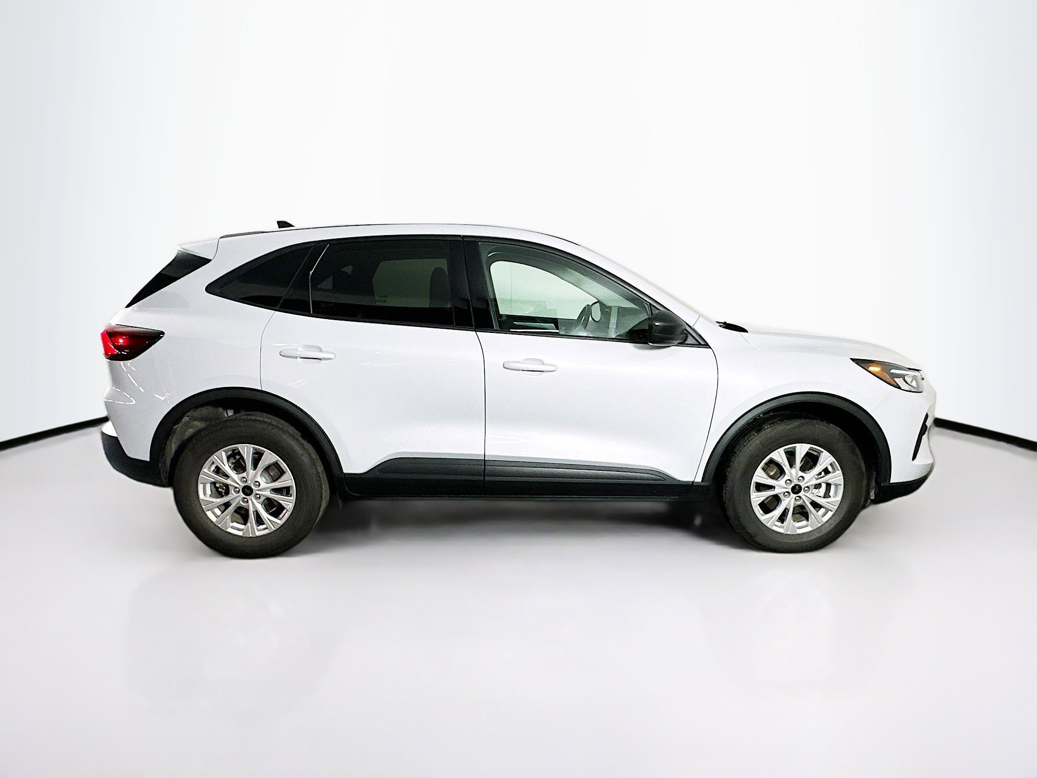 Used 2025 Ford Escape Active AWD/4WD image 10