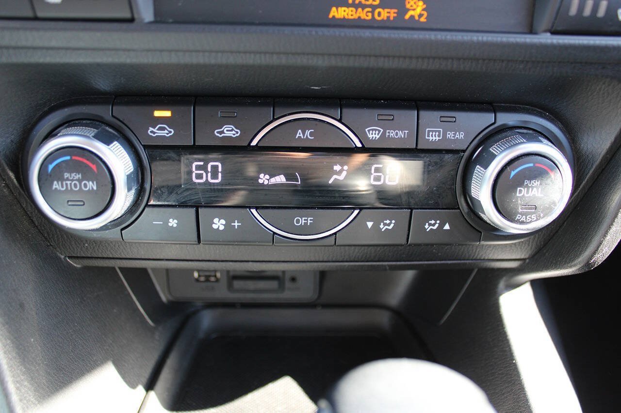 Used 2017 MAZDA MAZDA3 Touring FWD image 26