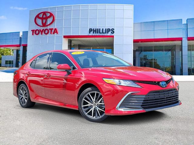 Used 2024 Toyota Camry XLE FWD image 1