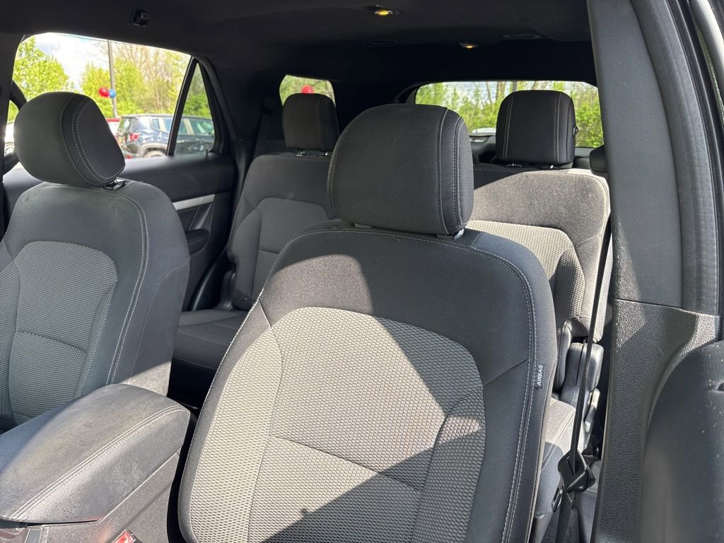 Used 2017 Ford Explorer XLT FWD image 16