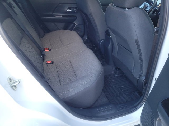 Used 2025 Nissan Kicks SV AWD/4WD image 13