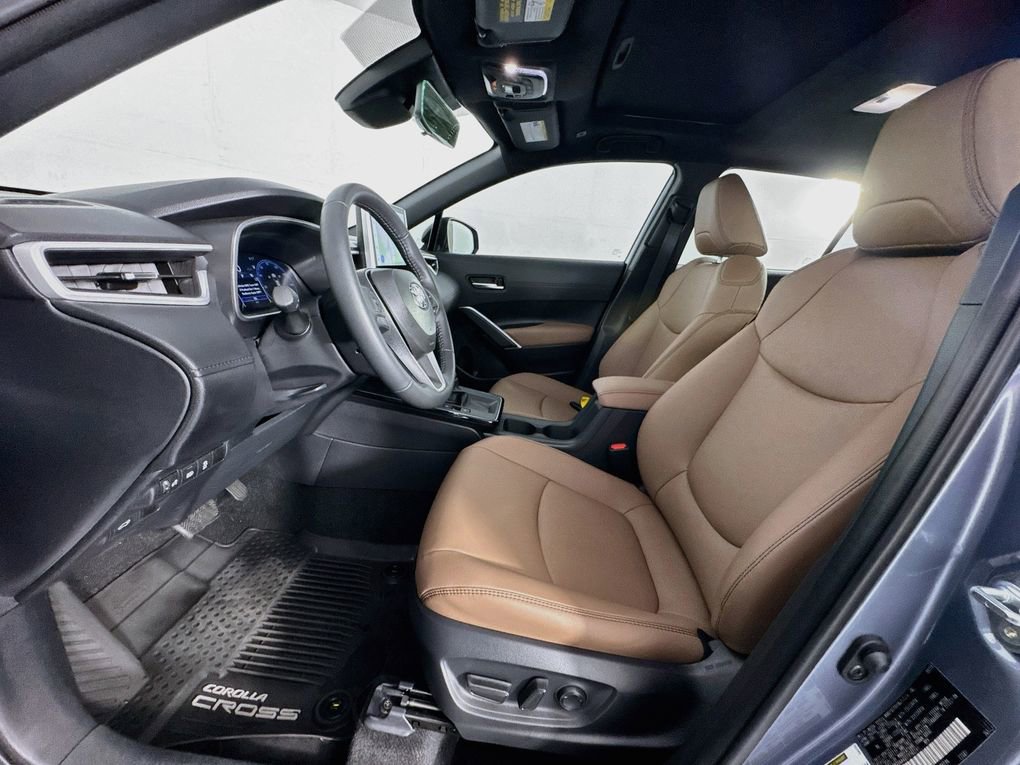 Used 2026 Toyota Corolla Cross XLE w/ Convenience Package FWD image 12