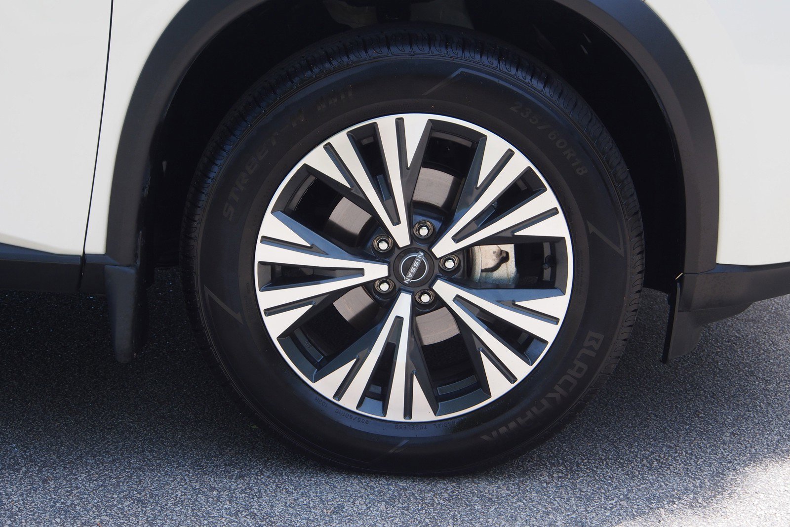 Used 2023 Nissan Rogue SV FWD image 9