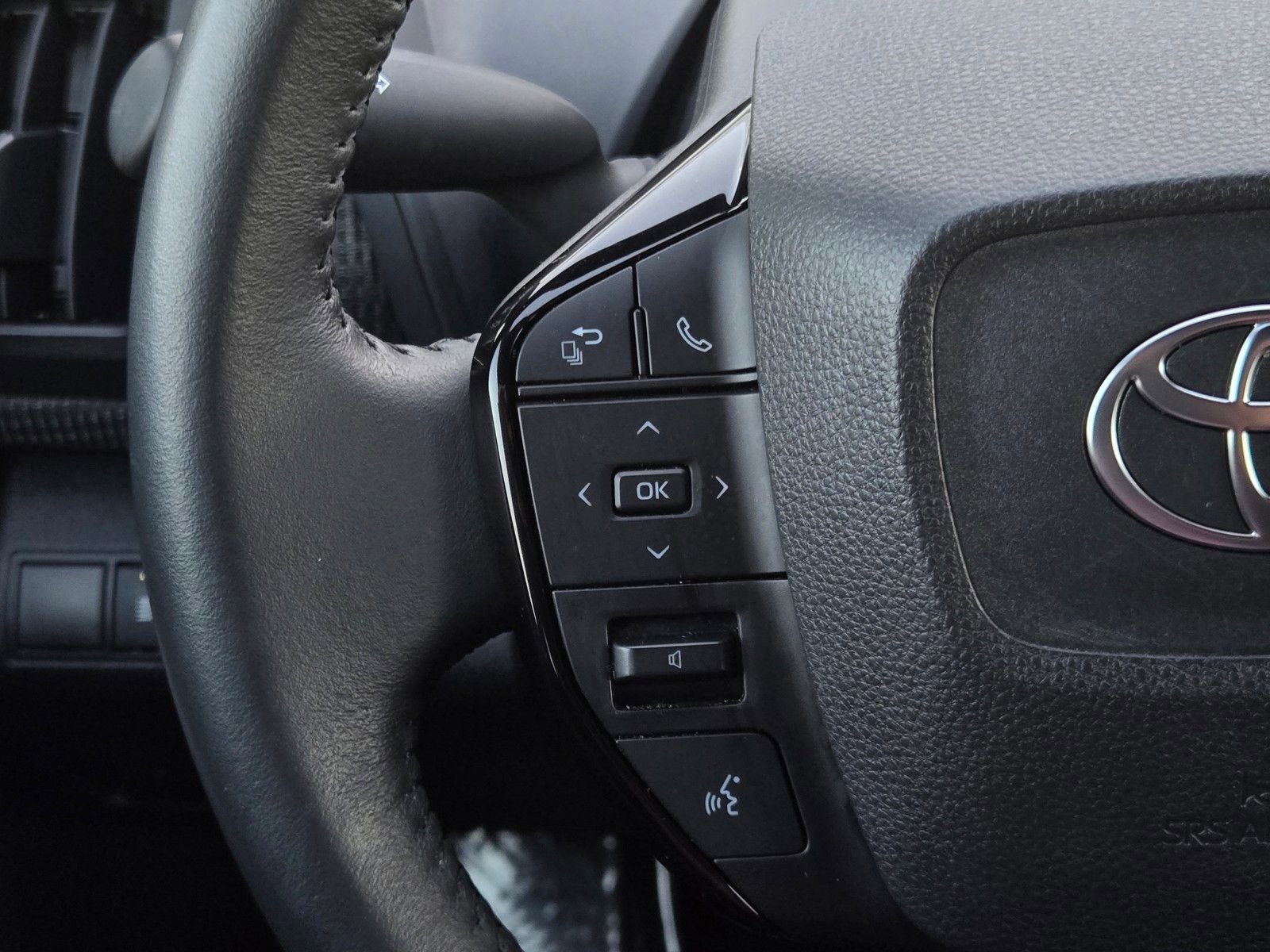 Certified 2025 Toyota bZ4X FWD w/ Weather Package image 20