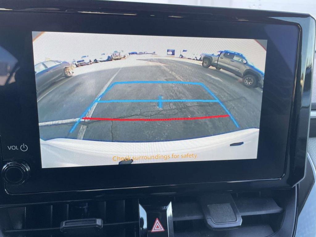 Used 2025 Toyota Corolla LE image 38