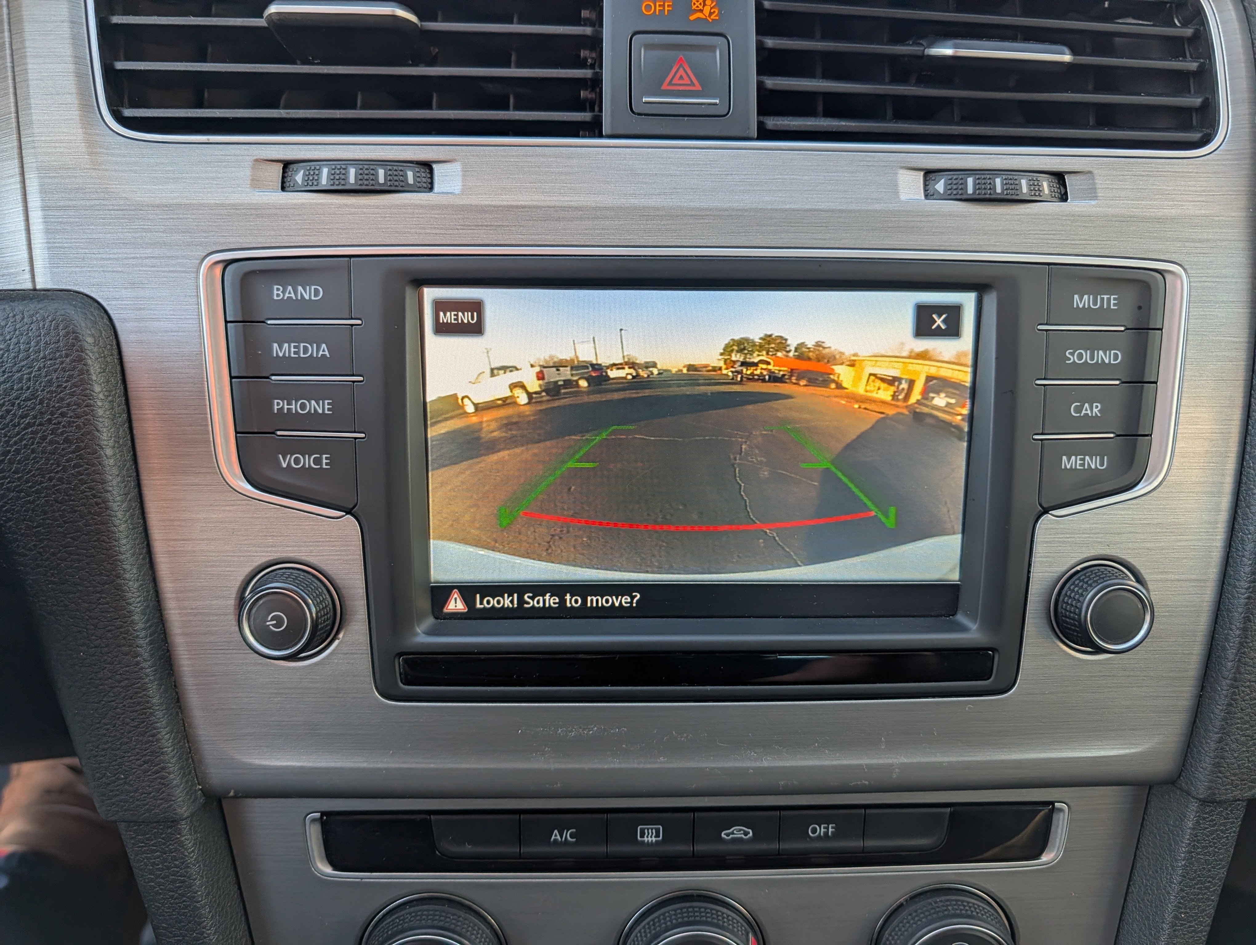 Used 2017 Volkswagen Golf S image 20