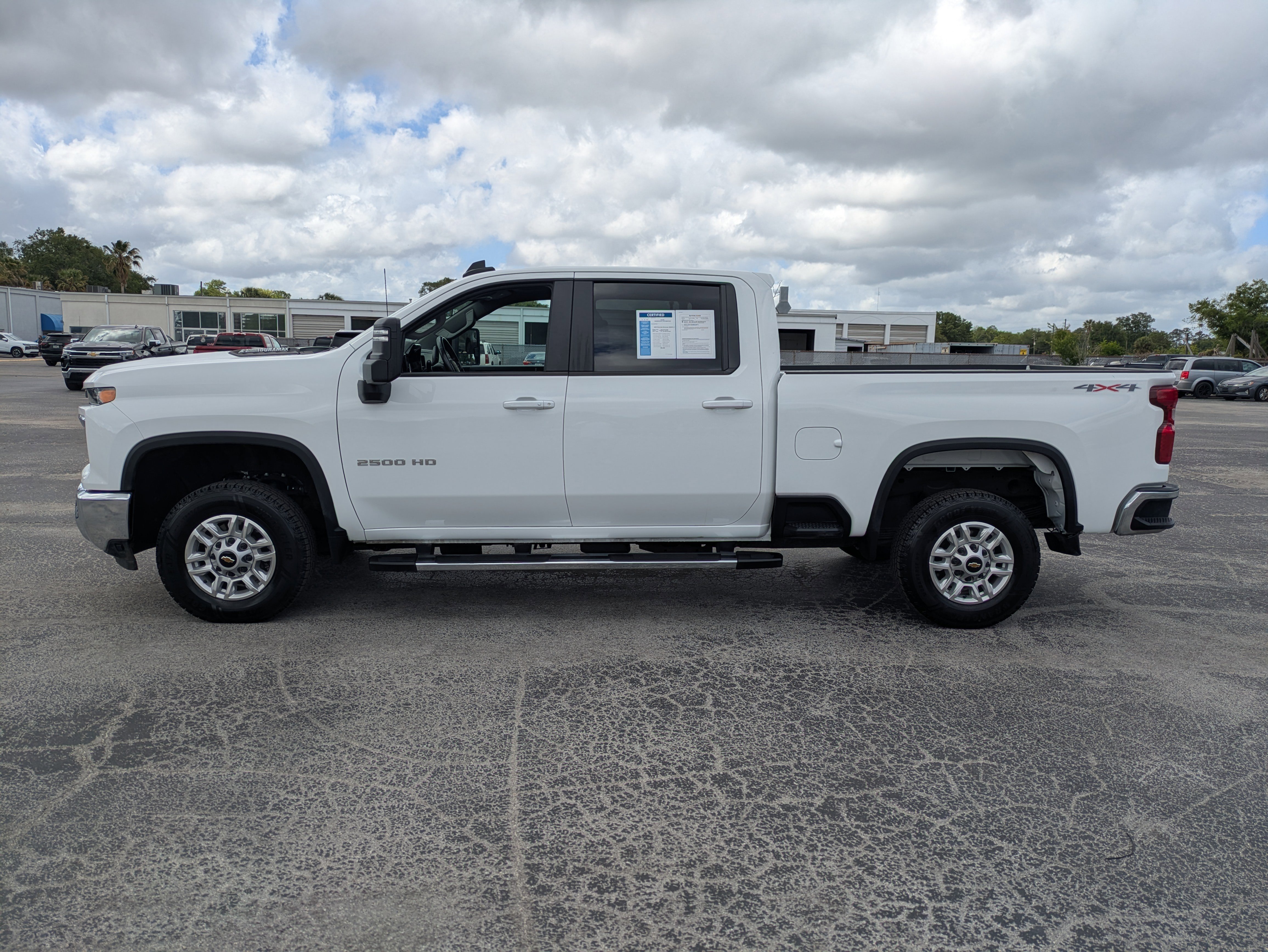 Used 2025 Chevrolet Silverado 2500 LT w/ Convenience Package AWD/4WD image 4
