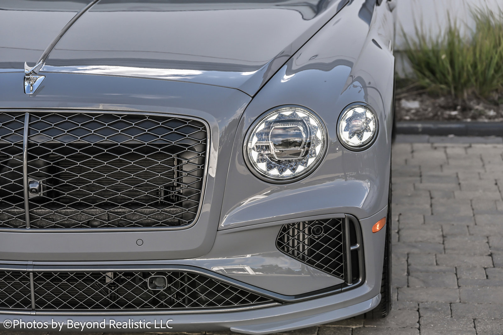 New 2025 Bentley Flying Spur Plug-In Hybrid image 9