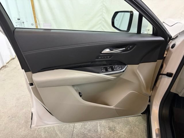 Used 2023 Cadillac XT4 Premium Luxury w/ Technology Package AWD/4WD image 37