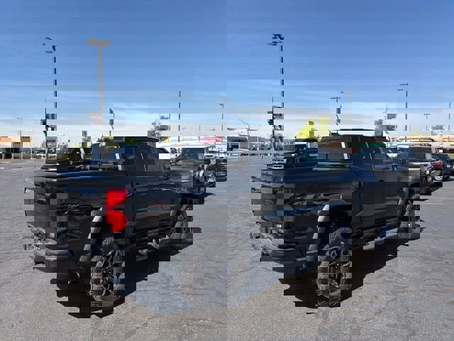 Used 2024 Chevrolet Colorado ZR2 w/ ZR2 Convenience Package III AWD/4WD image 5