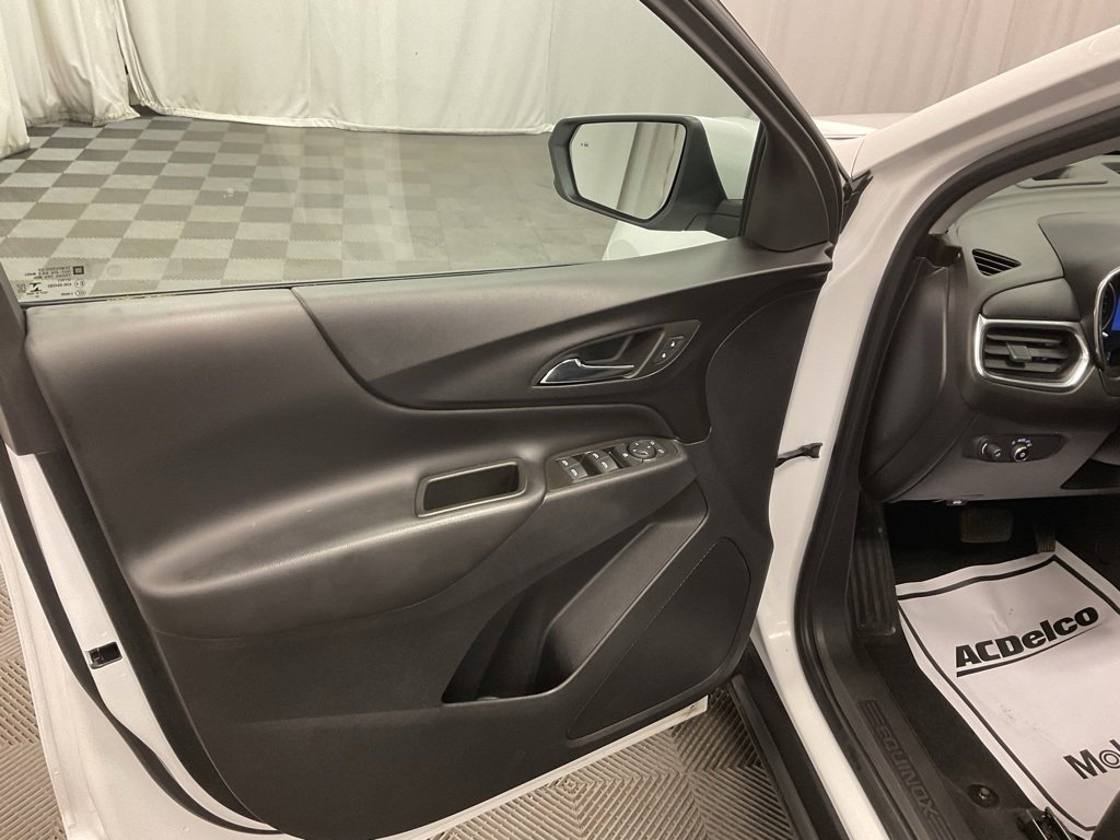 Used 2023 Chevrolet Equinox LT w/ LPO, Floor Liner Package image 8