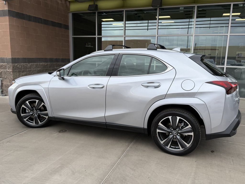 Used 2025 Lexus UX 300h AWD w/ Accessory Package (Z1) image 5