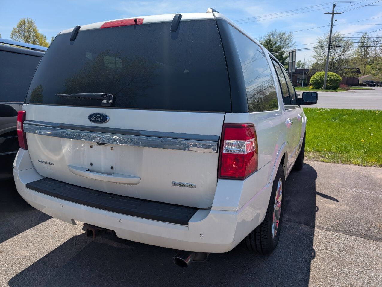 Used 2017 Ford Expedition Limited image 3