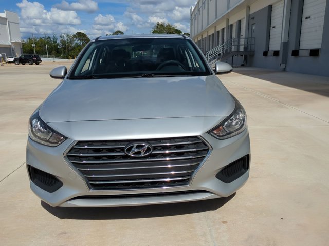 Used 2020 Hyundai Accent SE FWD image 2
